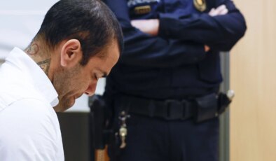 Ünlü futbolcu Dani Alves’e cinsel saldırı suçlamasından hapis cezası