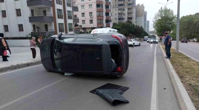 Samsun’da Otomobil Çarpışması: 2 Kişi Yaralandı