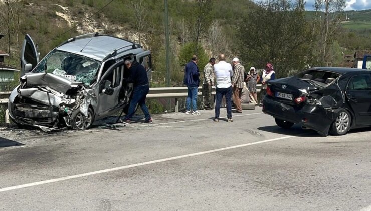 Samsun’da otomobil ile ticari araç çarpıştı: 5 yaralı